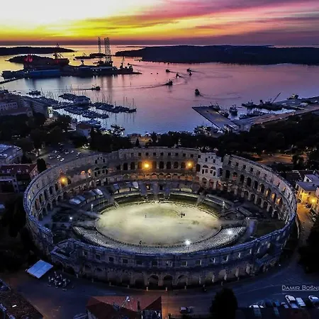 Sneky Lägenhet Pula